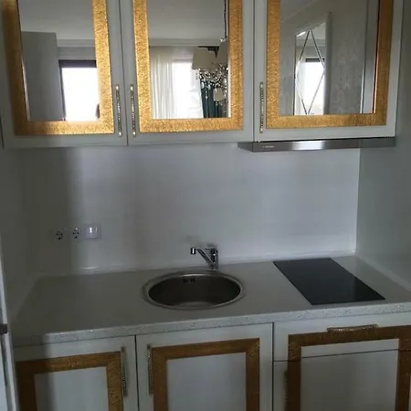Роскошные Апартаменты На Солнечном Берегу Apartman Napospart
