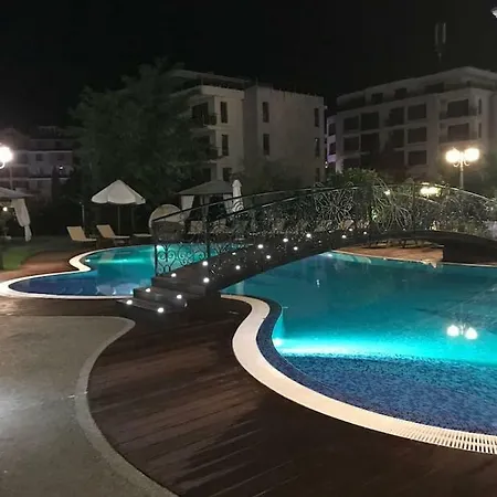 Роскошные Апартаменты На Солнечном Берегу Apartman *