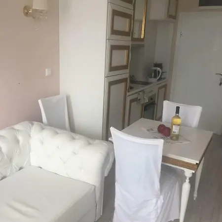 Роскошные Апартаменты На Солнечном Берегу Apartman Napospart